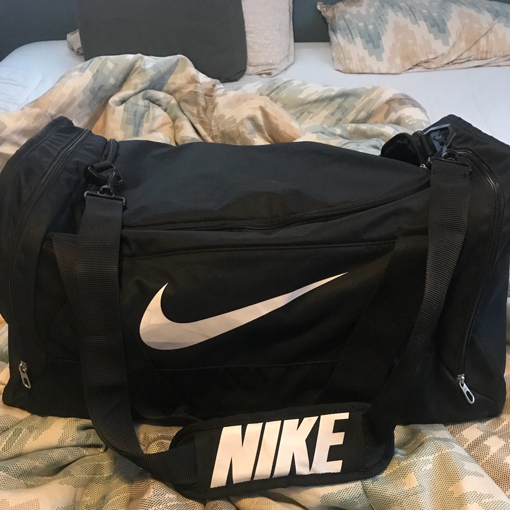 Large black nike duffel bag